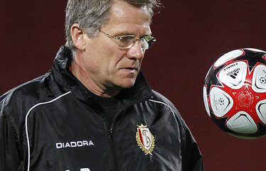 Boloni atacat dur de jucători: "Are jucători protejaţi, întîrzie şi nu vine la micul dejun. El ne-a retrogradat!"