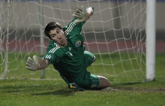 După voiajul din Brazilia, Pantilimon are şanse mari să semneze cu WBA