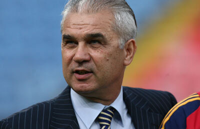 Anghel Iordănescu: "Vă asigur că voi respecta legea, aştept un punct de vedere oficial de la Senat"