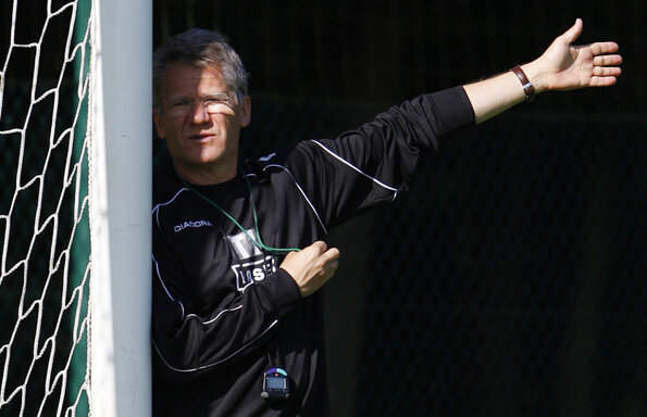 Ce a ratat Steaua » Boloni şi-a prezentat planul la PAOK: joacă 4-3-3 şi mizează pe tineri