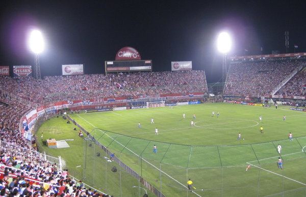 Citeşte povestea tragică a stadionului pe care se joacă Paraguay - România!