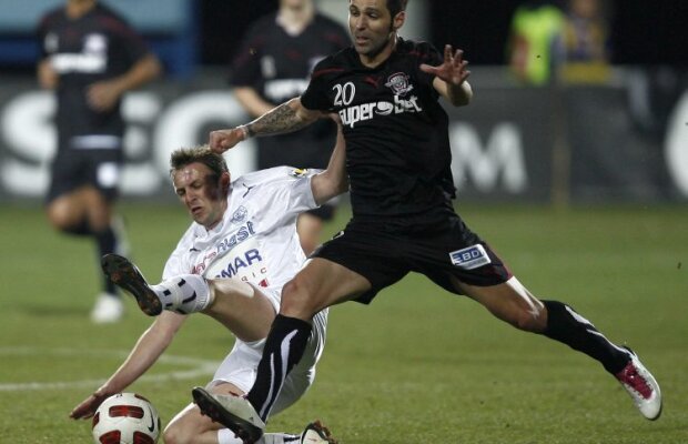 Băjenaru a semnat cu U Cluj pe 3 ani, dar s-a răzgîndit: "Lasaţi-mă să plec!" :O La Steaua