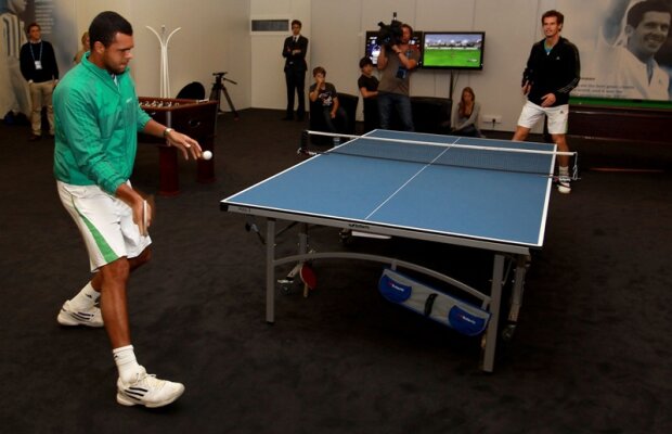 Tsonga l-a învins pe Murray la Queen's, la tenis de masă