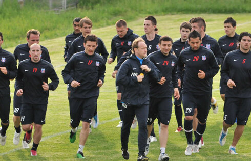 Steaua se reuneşte pe 16 şi joacă amicale cu Zestafoni, Eintracht şi Dusseldorf