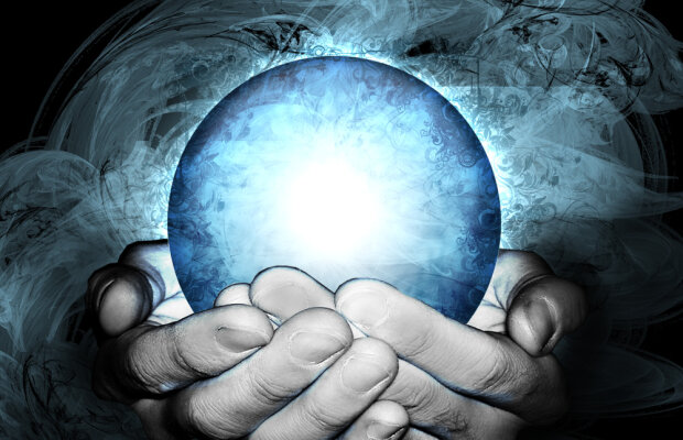 Citeşte şi rîzi :) / Ghicitoarea Sultana zice că mergem la Euro. Vezi aici descîntul lui Buzdugan :)