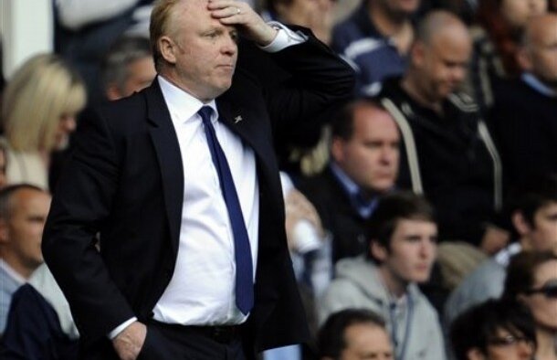 Fanii lui Aston Villa protestează împotriva antrenorului. McLeish a fost ameninţat cu moartea