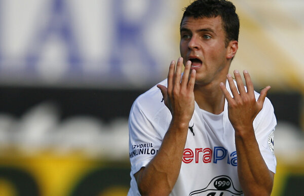 Pădureanu: "Moraes e în România, nu are cum să semneze cu ŢSKA"