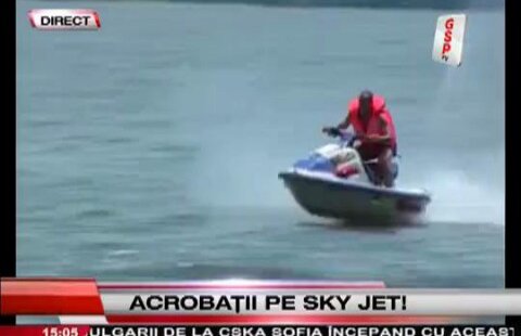 VIDEO / Latovlevici face VALURI la propriu » Fundaşul Stelei nu se poate dezlipi de SKY JET