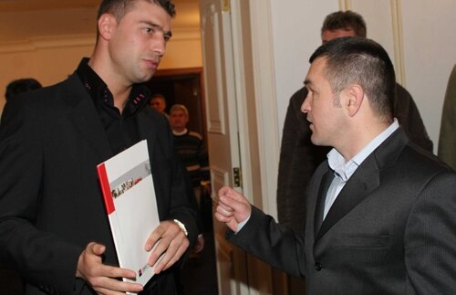 Leonard Doroftei: "Mendy ştie box pînă ajunge lîngă ring" :)