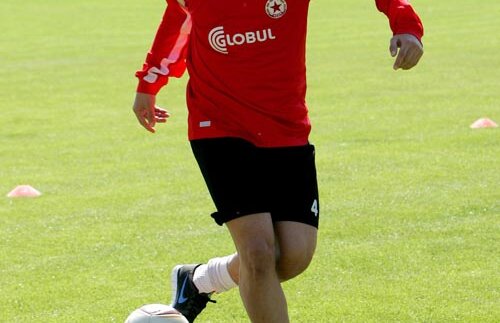 Moraes, ăla mic, de respiră greu! » Brazilianul s-a făcut de rîs la primul antrenament cu ŢSKA Sofia