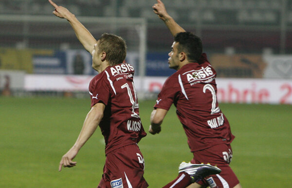 Zi PLINĂ de fotbal! Festin pentru microbişti: Steaua şi Rapid la Digisport, barajul pentru Liga 1 pe Dolce ;)