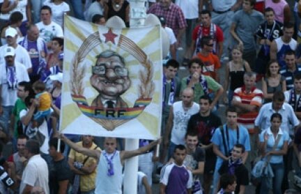 Suporterii lui Poli ies din nou în stradă: "Este doar răzbunarea lui Sandu"