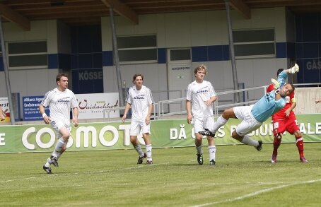 VIDEO Dinamo a făcut spectacol înainte de revenirea din Austria » Ultima zi de distracţie