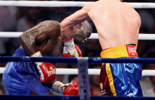 Fluierăturile adresate Elenei Udrea au fost peste KO-ul lui Lucian Bute! La ce se mai uită românii?