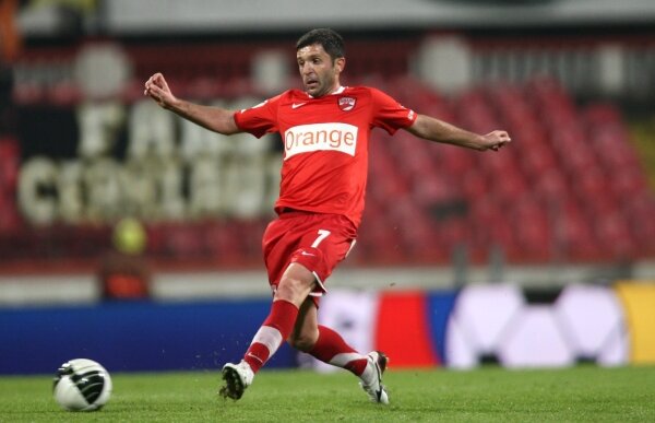 Mijloc destrămat » Dinamo îi pierde pe Mărgăritescu şi Munteanu