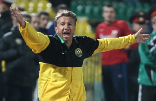 Avem şcoală de antrenori? Doar 9 antrenori "joacă" afară. Liga 1 are 2 străini