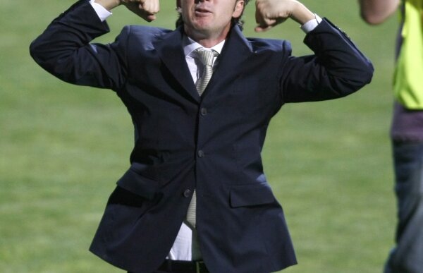 TENSIUNE SUFOCANTĂ la Steaua » MM, aproape de bătaie cu un rapidist!