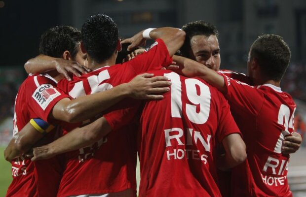 Ploaie de goluri la partida de sezonul trecut dintre Dinamo şi Tg. Mureş. Cîinii au cîştigat cu 6-2!