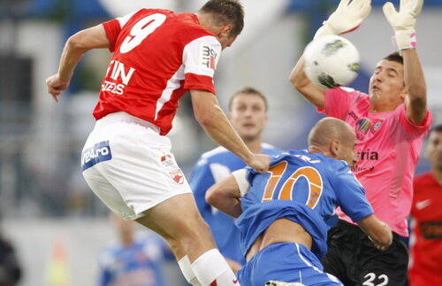 Ciobotariu a debutat cu victorie » Dinamo - FCM Tîrgu Mureş 1-0