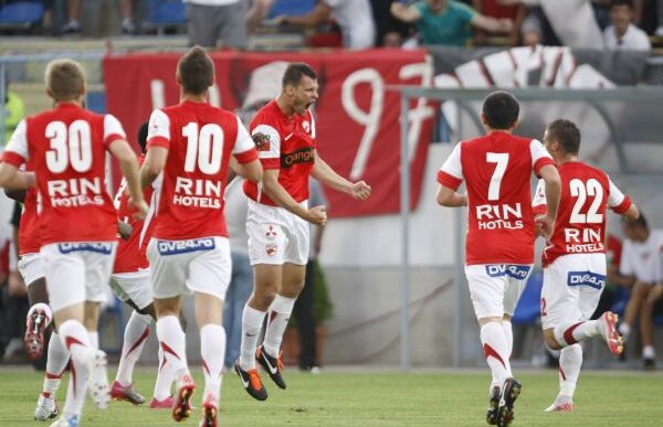 Cronica meciului Dinamo - Tg. Mureş 1-0 scrisă de Maria Andrieş » Repetiţie cu public