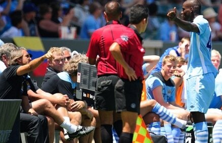 Mario Balotelli s-a făcut iar de rîs: Şi-a umilit şi adversarii, şi coechipierii