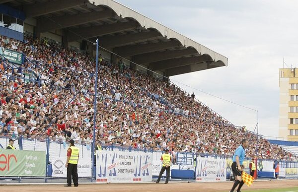 Rezultatul retrogradării Craiovei şi Timişoarei? În prima etapă au fost cu 20.000 mai puţini fani în tribune decît în 2010