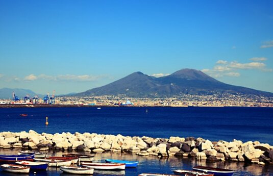 Doar 47 lei pentru a beneficia de o excursie pe cinste la Napoli cu numai 139 euro!