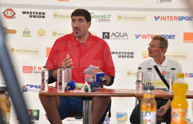 FOTO » 600 de copii învaţă baschet la ”Ghiţă Mureşan Summer Camp Tour”