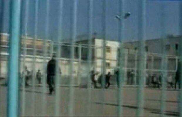 O femeie s-a căsătorit cu cel care a agresat-o la închisoarea unde acesta este deţinut