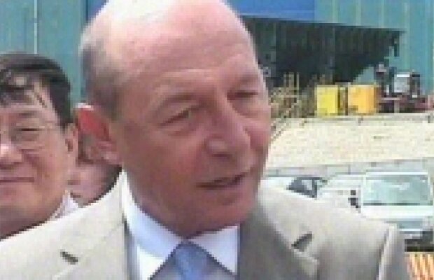 Traian Băsescu: Dacă tot împrumutăm pentru salarii şi pensii, dăm faliment toţi