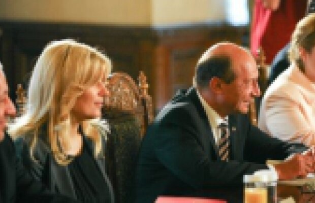 Băsescu despre vizita Elenei Udrea la Cotroceni: Aaseară eu am fost cu nevastă-mea