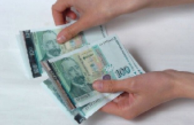Băncile din Bulgaria, tot mai vizate de clienţi români şi greci