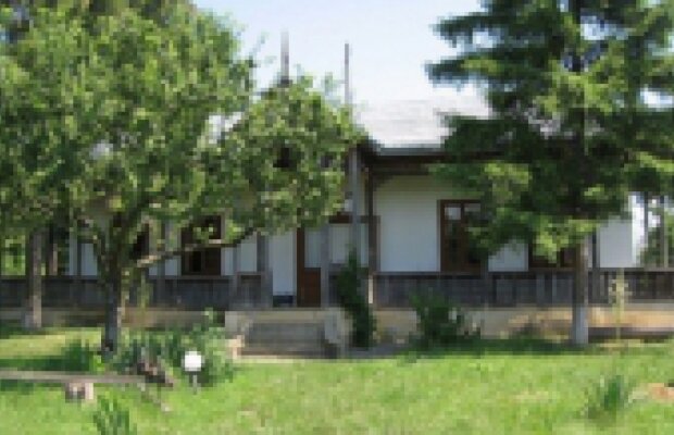Casa Memorială Mihai Eminescu din Ipoteşti, jefuită. Vezi ce au furat hoţii