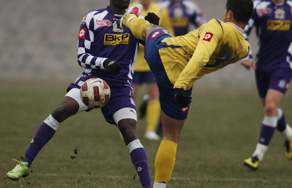 Azi urmărim împreună prima etapă a noului sezon de Liga B la Radio GSP, de la 11:00!