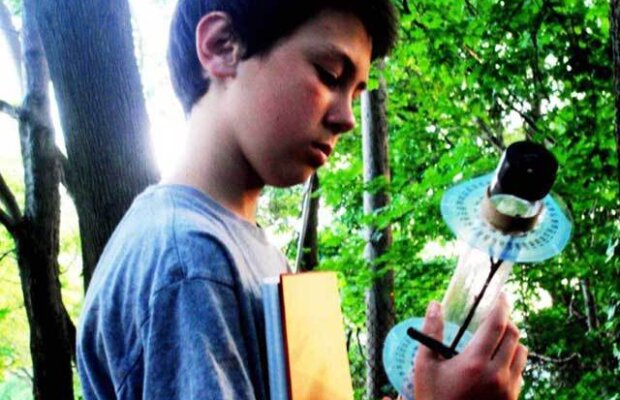 Un puşti de 13 ani a descoperit cum se poate obţine mai multă energie solară