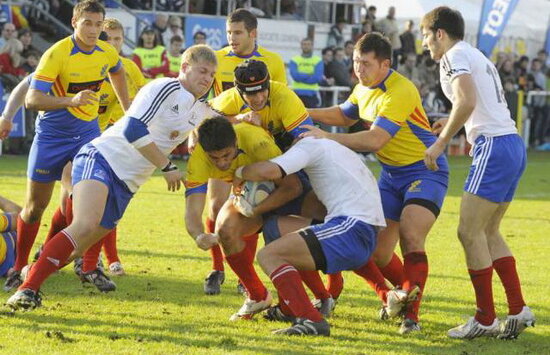 Nu s-au supărat că i-am "descălţat" ;) Ucrainenii i-au dus pe rugbiştii români cu taxiurile la aeroport