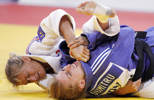 Alina cea firavă! » CV-ul campioanei olimpice rămîne fără titlul mondial