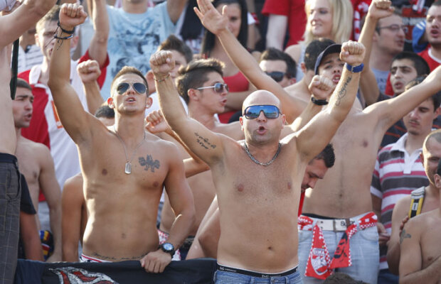 Incident aplanat de jandarmi între jurnaliştii ucraineni şi cîţiva suporteri dinamovişti