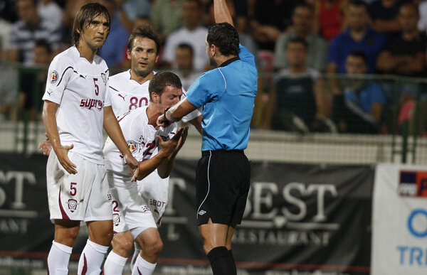 Alexa are temă de la Răzvan să ia azi un "galben" ca să nu fie suspendat în derby » Plan pentru Dinamo