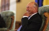 Băsescu glumeşte cu ambasadorii: Am un discurs pregătit. Dacă nu sunteţi cuminţi, vi-l citesc integral