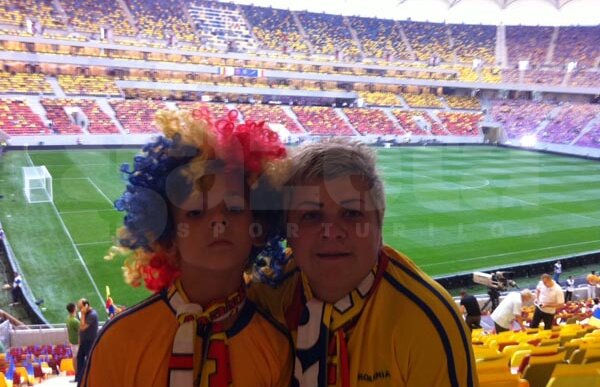 Suporterii echipei naţionale ne-au trimis cele mai tari poze de la România - Franţa » Mîndri de Arena lor