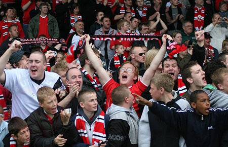 Manchester ia în serios meciul cu Oţelul » Peste 10.000 de "diavoli" vor invada Naţional Arena