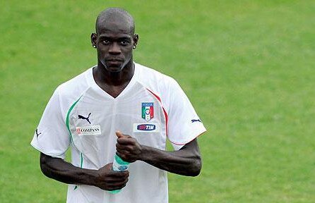 Balotelli, citat ca martor într-un caz împotriva mafiei napoletane