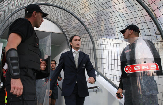 Pe Mihai Stoica l-au lăsat nervii şi a fost autorul unor fapte uluitoare în week-end » Scene şocante cu MM Stoica la Mediaş!