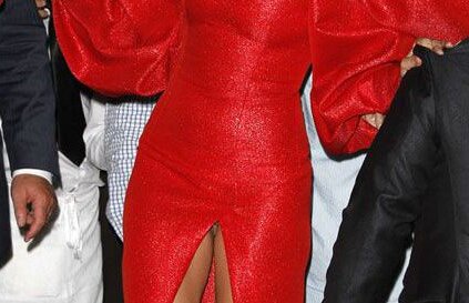 Interzis minorilor: Lady Gaga, cu savarina la vedere!