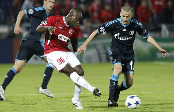 Un nigerian e asul din mîneca lui Hapoel Tel-Aviv » Sperietoarea Tamuz