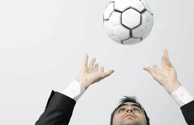 Bărbaţii, mai fericiţi la serviciu decât femeile