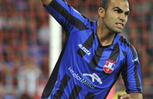 Goluri, cornere sau cartonaşe: Aici poţi paria LIVE pe meciurile din Liga 1