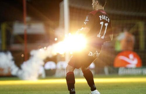 Derby la foc mărunt! » Spectacolul din tribune a fost umbrit de evacuarea galeriei dinamoviste