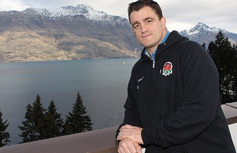 De la rugby la muzică e doar un pas. Accidentat la Campionatul Mondial, un rugby-ist atacă topurile muzicale